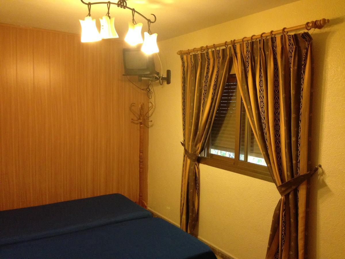 Hostal Delfin Verde Almeria Exterior photo