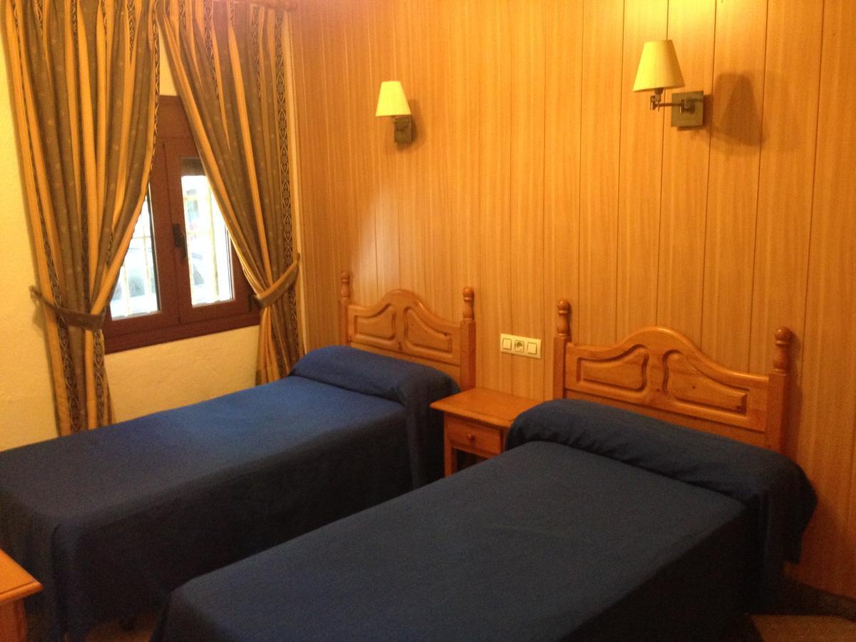 Hostal Delfin Verde Almeria Exterior photo